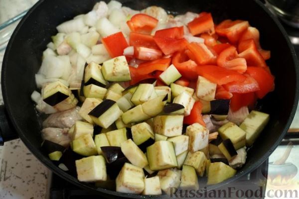 Рагу с индейкой, баклажанами и стручковой фасолью