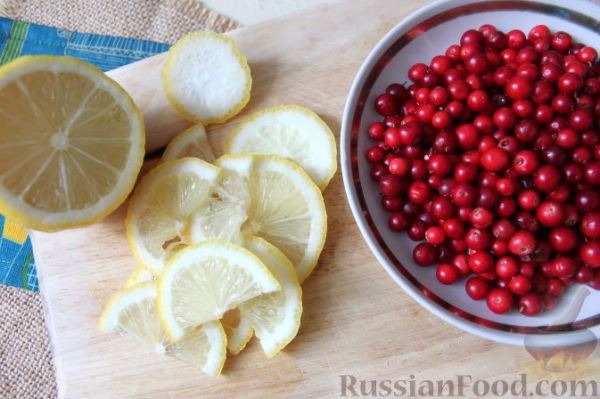 Заготовка из брусники и лимона, в сахаре