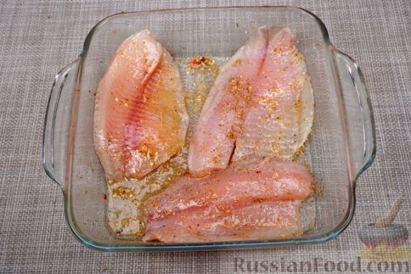 Рыба, запечённая с кабачками (в пергаменте)